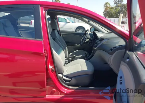 2015 Hyundai Accent Gls z USA, uszkodzony, nr VIN KMHCT4AE2FU819692